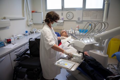 consultation médicale dentiste