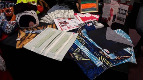 stand ESAT Turbulences : créations de l'atelier de couture